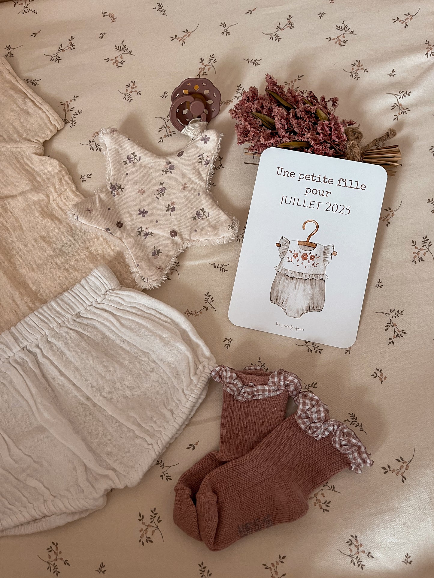 Carte une petite fille pour - Modèle barboteuse fleurie