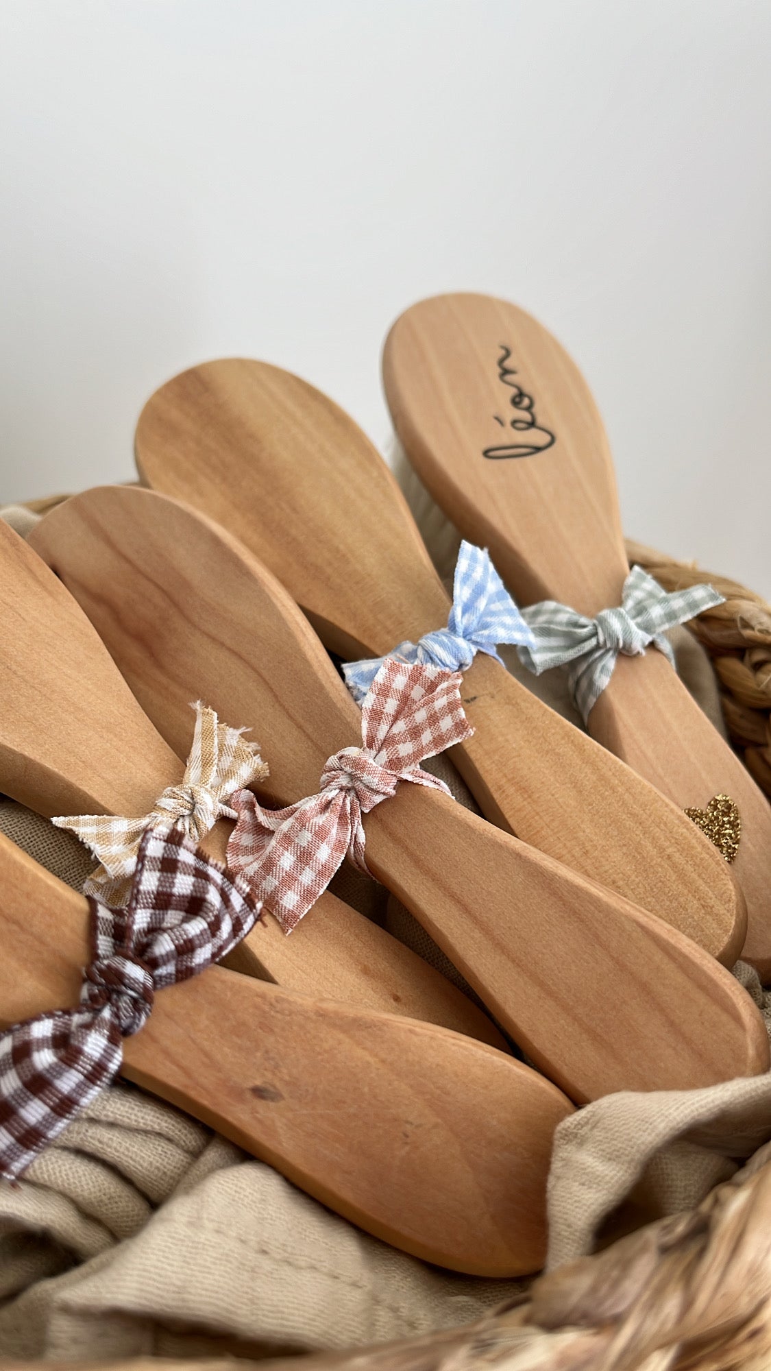 Brosse à cheveux bébé personnalisée - motif vichy marron