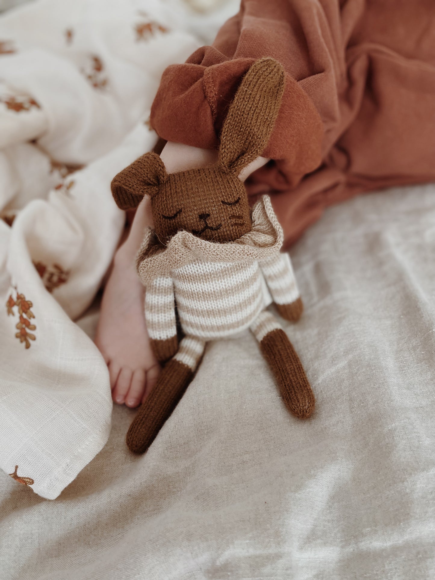 Doudou lapin - Combishort rayé sable